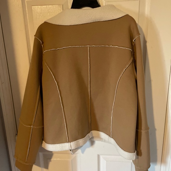 Micheal Kors - Sherpa Lined Jacket (extra large) - Picture 4 of 4